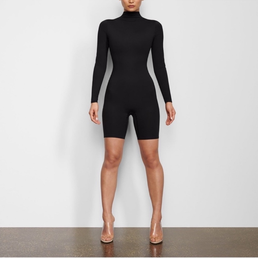 SKIMS ALL IN ONE MID THIGH ROMPER
